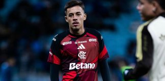 Johnny zagueiro e lateral-esquerdo, revelado pela base do Flamengo
