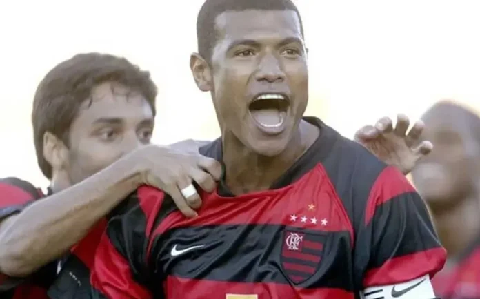 O ex-zagueiro do Flamengo Júnior Baiano