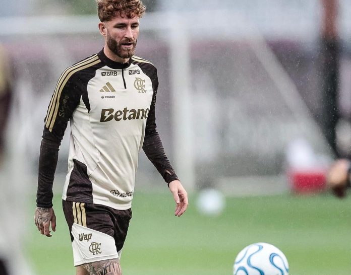 Léo Pereira volta aos treinos hoje (16) no Ninho do Urubu