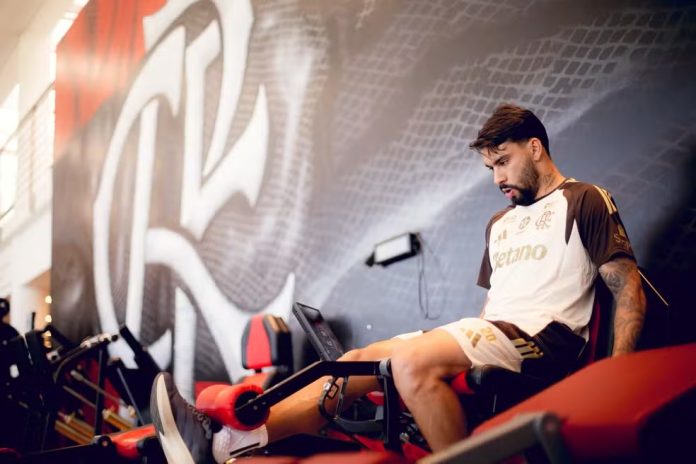 Paquetá, durante treino no CT do Flamengo — Foto: Adriano Fontes/Flamengo