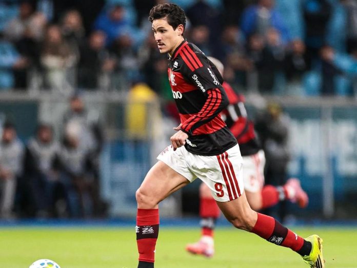 Pedro em campo pelo Flamengo