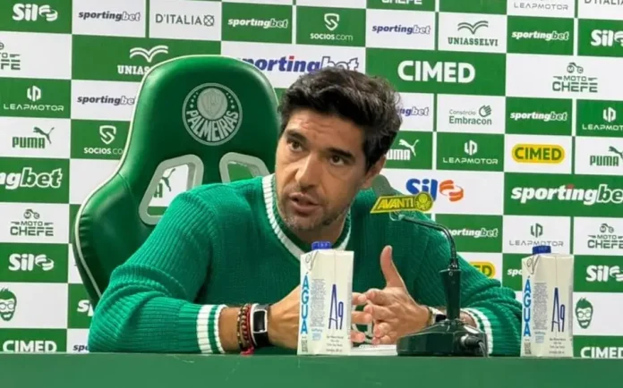 Abel Ferreira em entrevista coletiva no Palmeiras