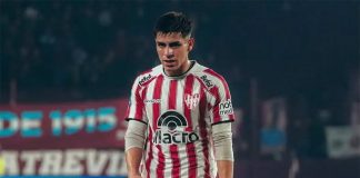 Alex Luna em campo pelo Instituto Córdoba