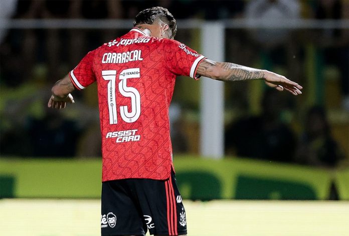 Carrascal em campo pelo Flamengo na goleada sobre o Mirassol - Foto: Gilvan de Souza / Flamengo