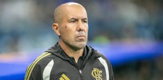 Leonardo Jardim comandando o Flamengo no Mineirão - Foto: Fernando Moreno / AGIF/Folhapress