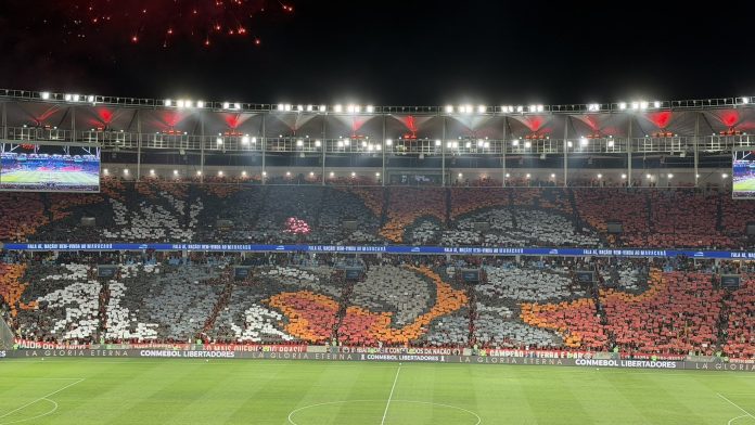 Lindo mosaico da Nação Rubro-Negra na classificação do Flamengo na Libertadores