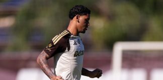 Rayan Lucas em treino do Flamengo no Ninho do Urubu