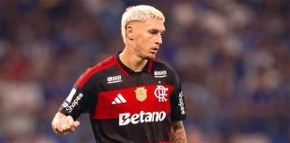 Varela em campo na derrota do Flamengo no Mineirão - Foto: Adriano Fontes / Flamengo