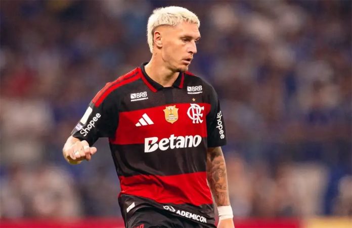 Varela em campo na derrota do Flamengo no Mineirão - Foto: Adriano Fontes / Flamengo