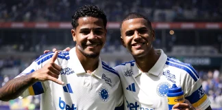 Wesley e João Costa na apresentação no Cruzeiro