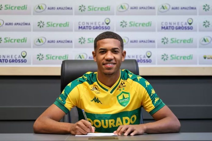 Ayran, jogador de 17 anos do Cuiabá