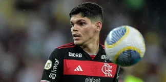 Ayrton Lucas, o lateral-esquerdo titular do Flamengo.