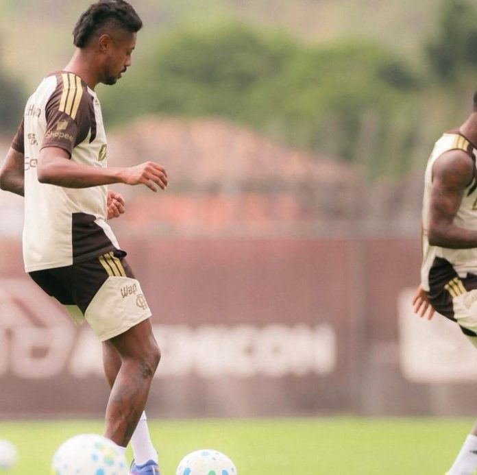 Bruno Henrique treinando no Ninho do Urubu