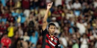 João Victor, zagueiro formado nas categorias de base do Flamengo.
