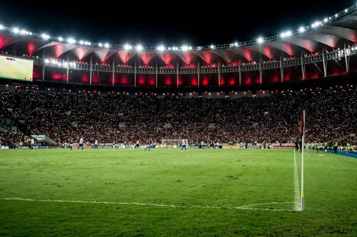 Torcida do Flamengo, com Maracanã lotado