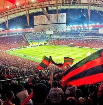 Torcida do Flamengo, lotando o Maracanã