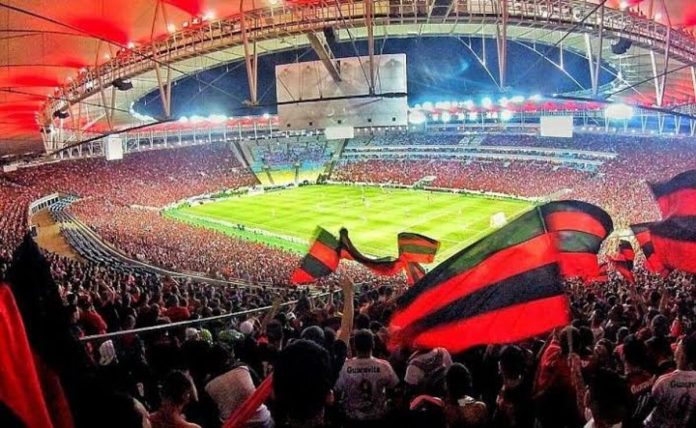 Torcida do Flamengo, lotando o Maracanã