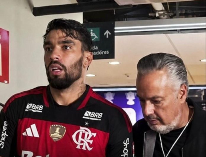 Paquetá com Boto, após jogo contra o Cruzeiro pela Libertadores