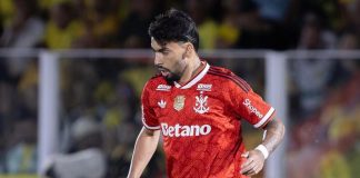 Paquetá em campo contra o Cruzeiro, no Mineirão, pela Libertadores