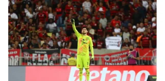 Rossi, goleiro do Flamengo no jogo contra o Cruzeiro pela Libertadores, em que o Flamengo de classificou para as quartas de final