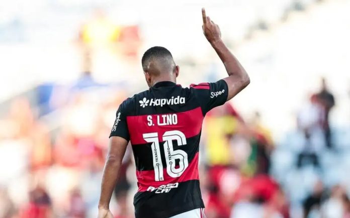 Samuel Lino em sem melhor momento pelo Flamengo