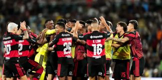 Time do Flamengo em momento de comemoração