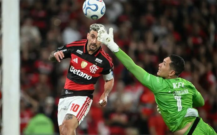 Arrascaeta marcou o gol de empate do Flamengo contra o Del Valle no Maracanã - Foto: Mauro Pimentel / AFP