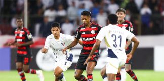 Bruno Henrique pelo Flamengo contra a LDU na altitude