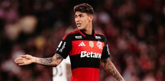 Carrascal em campo na vitória do Flamengo sobre o Bragantino no Maracanã