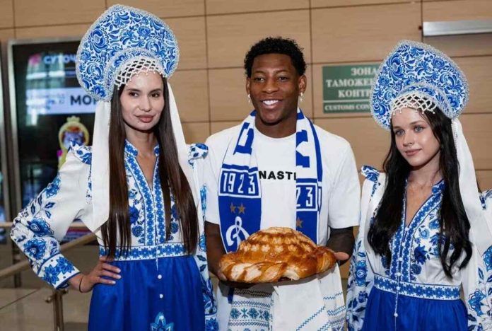 Plata foi recebido com festa na Rússia ao deixar o Flamengo