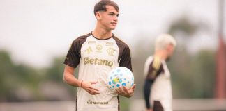 Joaquín Freitas em treino do Flamengo no Ninho do Urubu - Foto: Gilvan de Souza / Flamengo