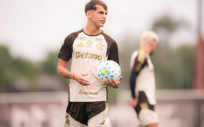 Joaquín Freitas em treino do Flamengo no Ninho do Urubu - Foto: Gilvan de Souza / Flamengo