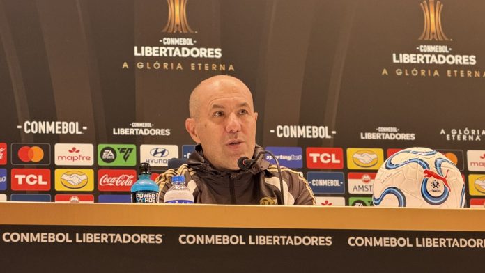 Leonardo Jardim em entrevista após classificação do Flamengo na Libertadores - Foto: Raisa Simplício
