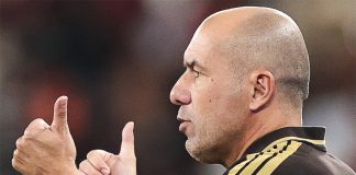 Leonardo Jardim comandando o Flamengo no Maracanã