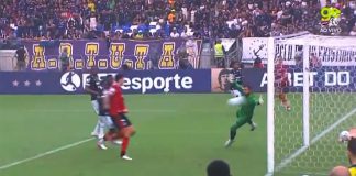Pedro chuta pra grande defesa do goleiro Marcelo Rangel do Remo