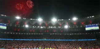 Times perfilados antes da bola rolar no Maracanã - Foto: Mauro Pimentel / AFP
