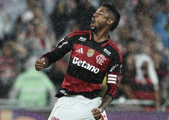 Bruno Henrique comemora o gol decisivo que garantiu a vitória do Flamengo sobre o Corinthians, pelo Campeonato Brasileiro, no Maracanã.