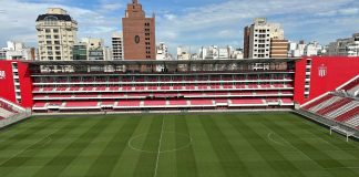 O estádio oficial do Estudiantes de La Plata é o Estádio Jorge Luis Hirschi, popularmente conhecido como Estádio UNO
