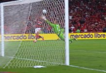 Arrascaeta marca e garante o Flamengo na semifinal da Libertadores