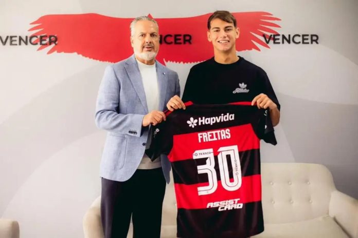 Joaquin Freitas, oficialmente novo reforço do Flamengo