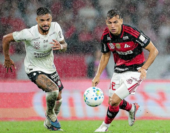 Joaquín Freitas entra, dá assistência e ganha elogios de Leonardo Jardim no Flamengo, em duelo contra o Corinthians no Maracanã