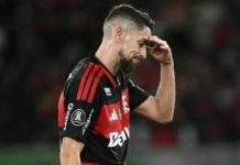 Jorginho após ser expulso no jogo contra o Independiente del Valle no Maracanã, pela Libertadores