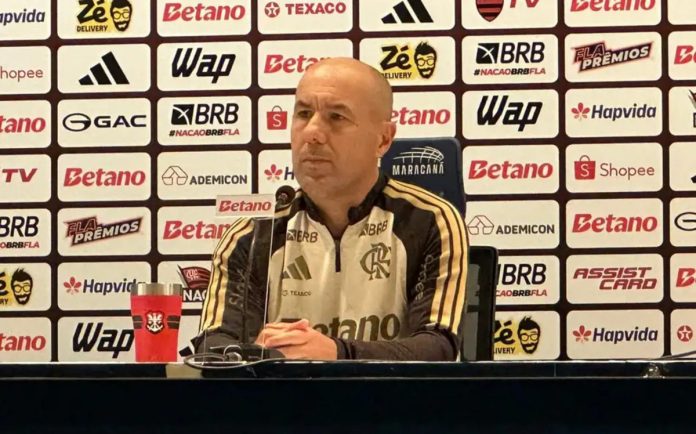 Léo Jardim técnico do Flamengo em coletiva de imprensa