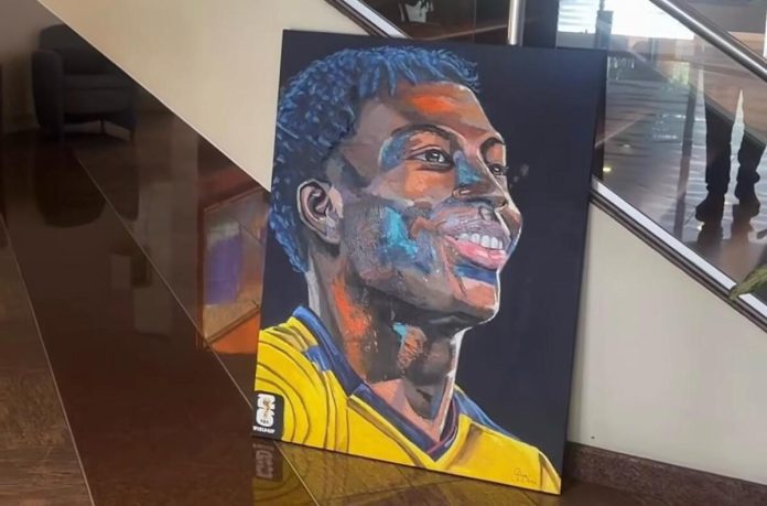 Fã de Plata faz homenagem especial em Quito, após retorno do Flamengo