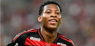 Plata, jogador do Flamengo que retornou após não passar nos exames do Dínamo Moscou
