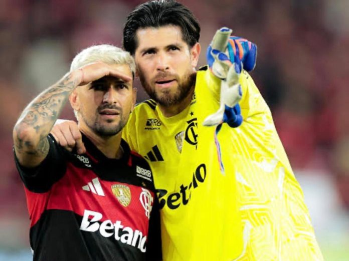 Arrascaeta e Rossi, jogadores do Flamengo
