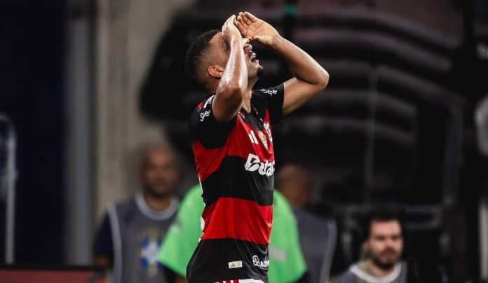 Samuel Lino em sua melhor fase pelo Flamengo