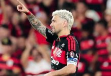 Arrascaeta em campo pelo Flamengo no Maracanã