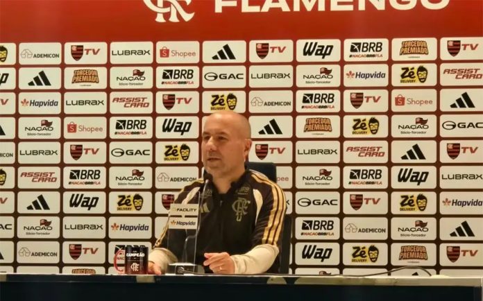 Leonardo Jardim em entrevista após vitória do Flamengo sobre o Fluminense no Maracanã - Foto: Igor Reis / Lance!