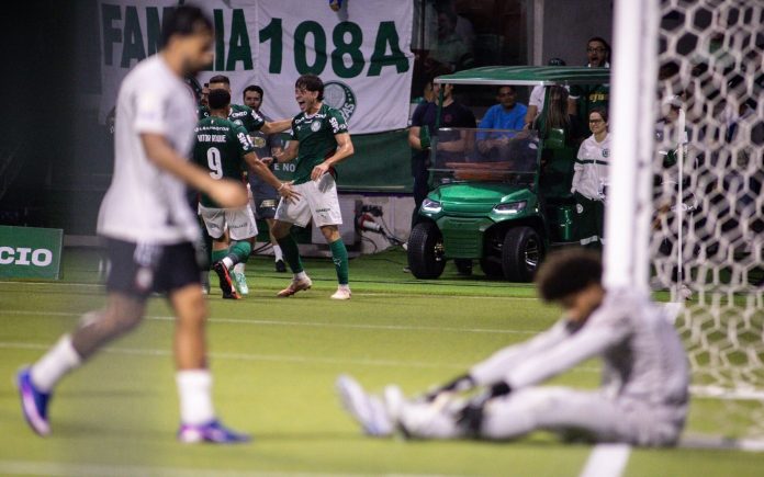 Palmeiras goleou o Corinthians no Nubank Parque